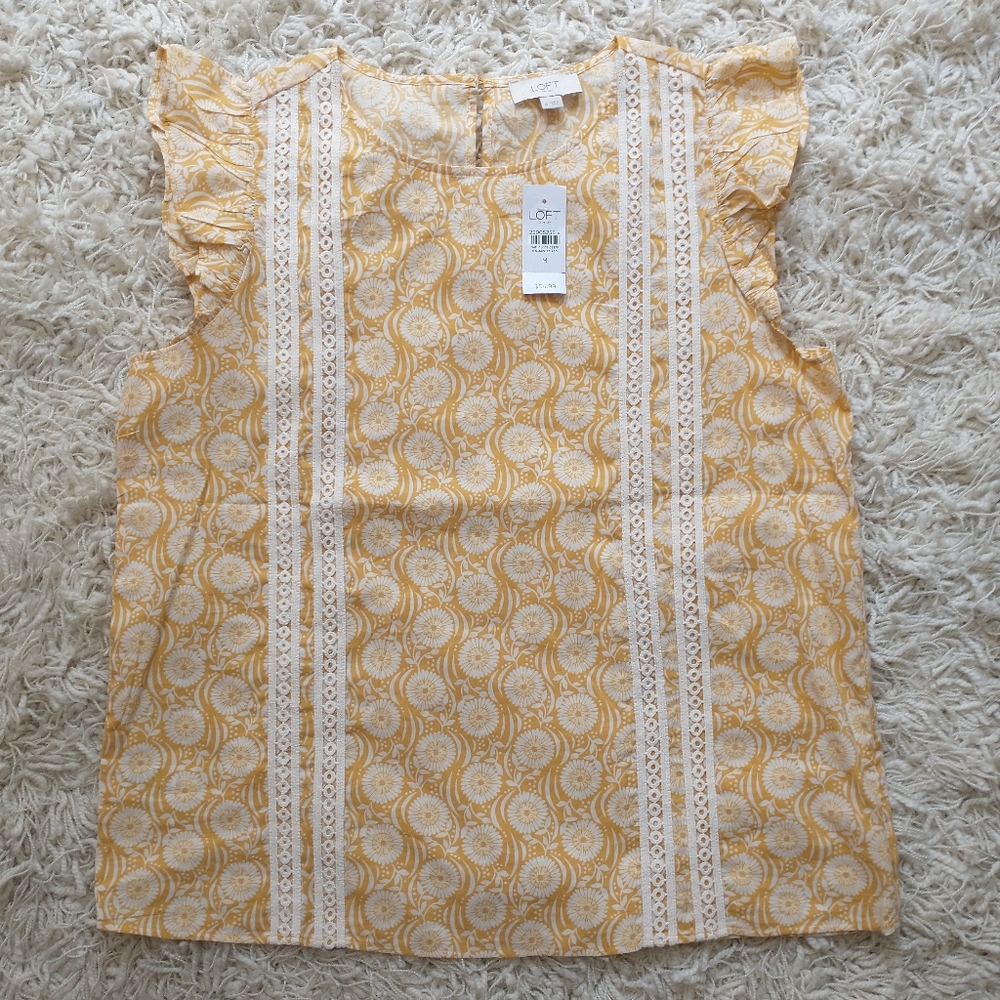 NWT Loft yellow floral top; applique detail & ruffled cap sleeves; size M